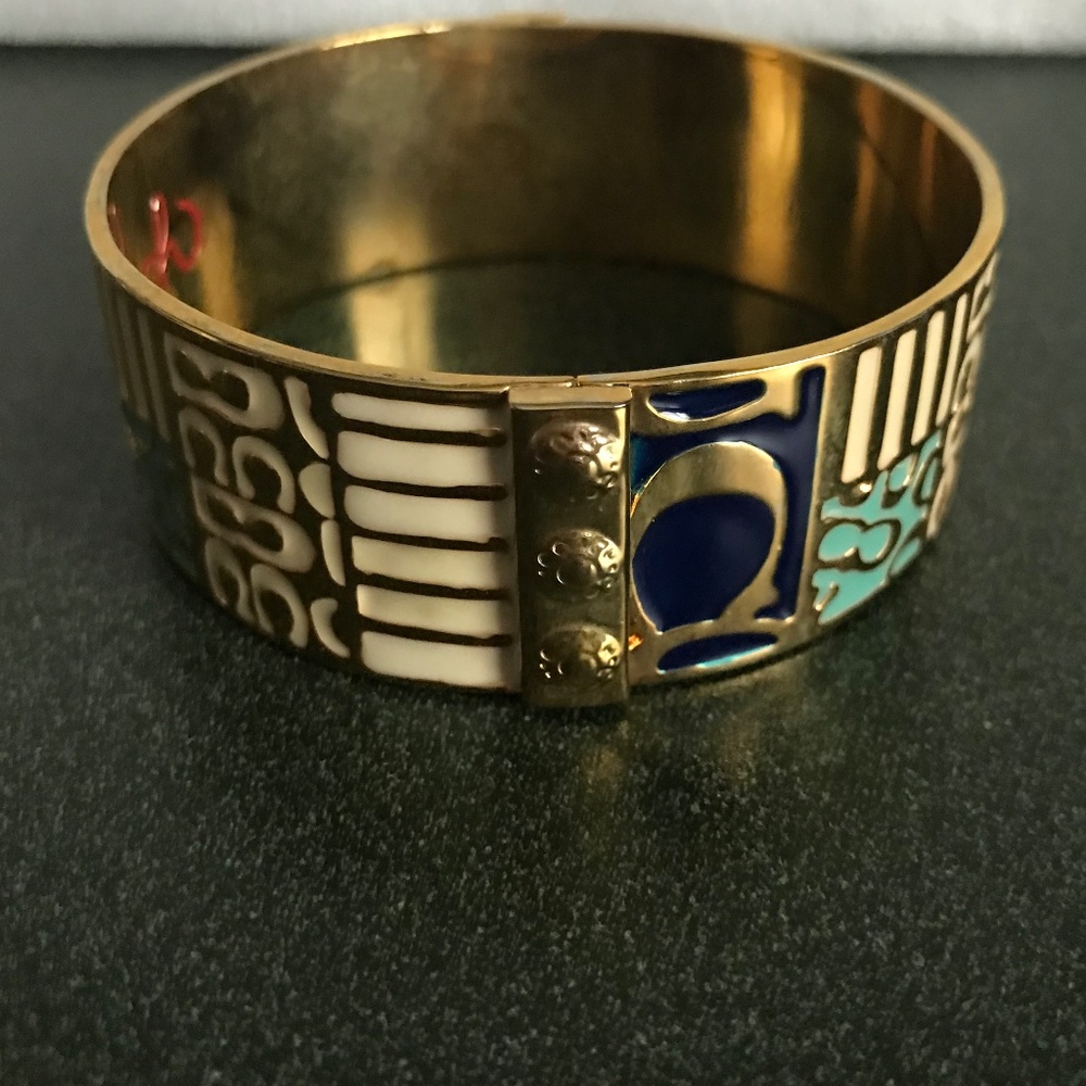 Coach Signature C Gold Bangle Bracelet 1”